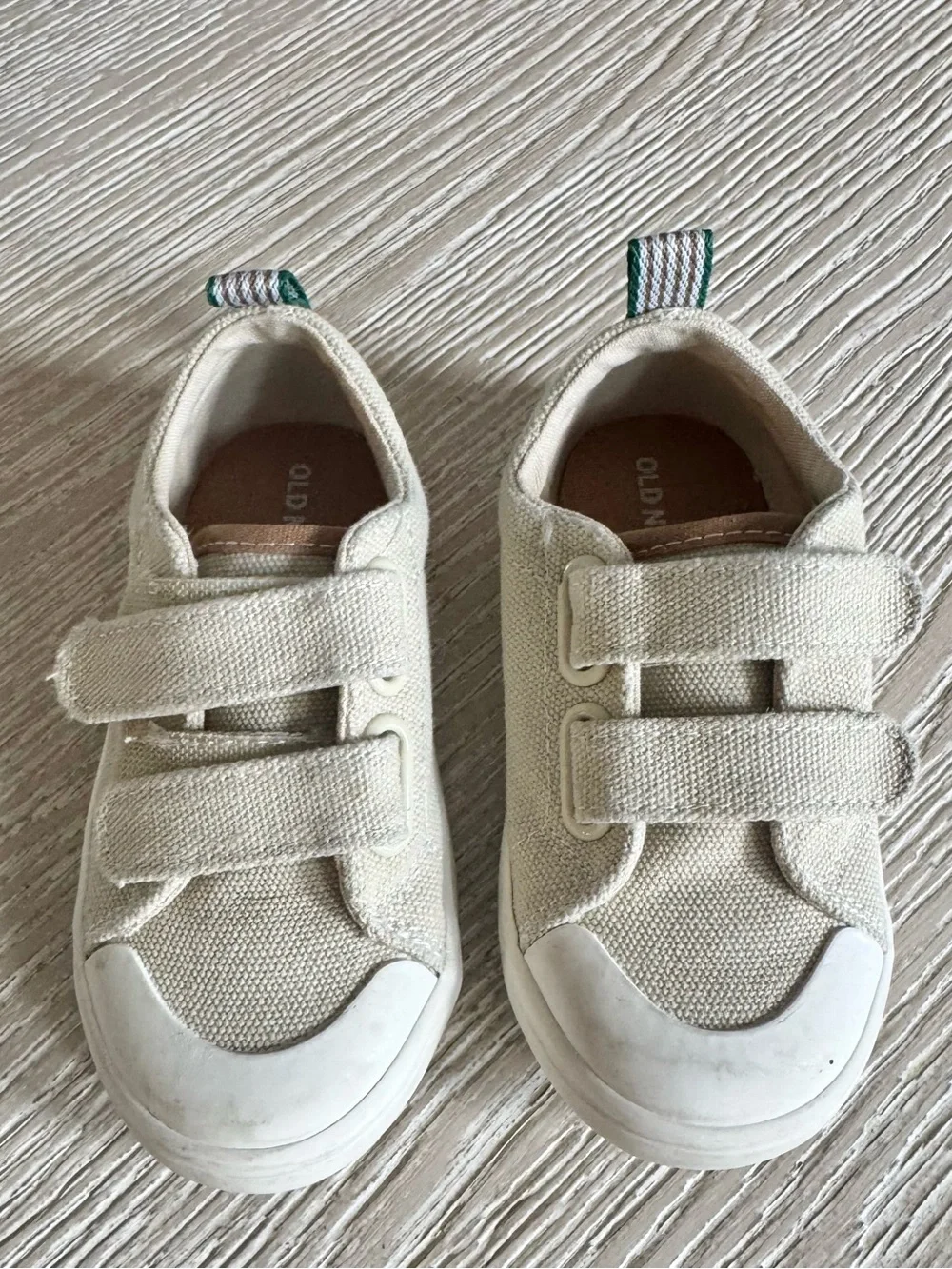 Old Navy cream / white  Canvas Velcro Shoes, 7